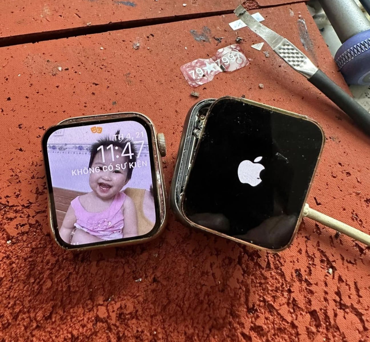 sửa Apple Watch bể kính